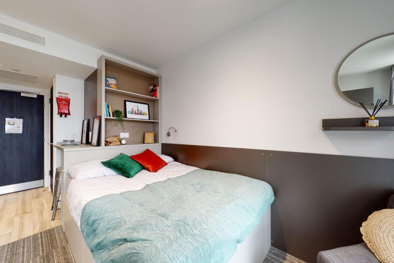 Studio Apartments And Ensuite Bedrooms With Shared Kitchen At Chapter Ealing Right Next To North Acton Tube Station 伦敦 外观 照片